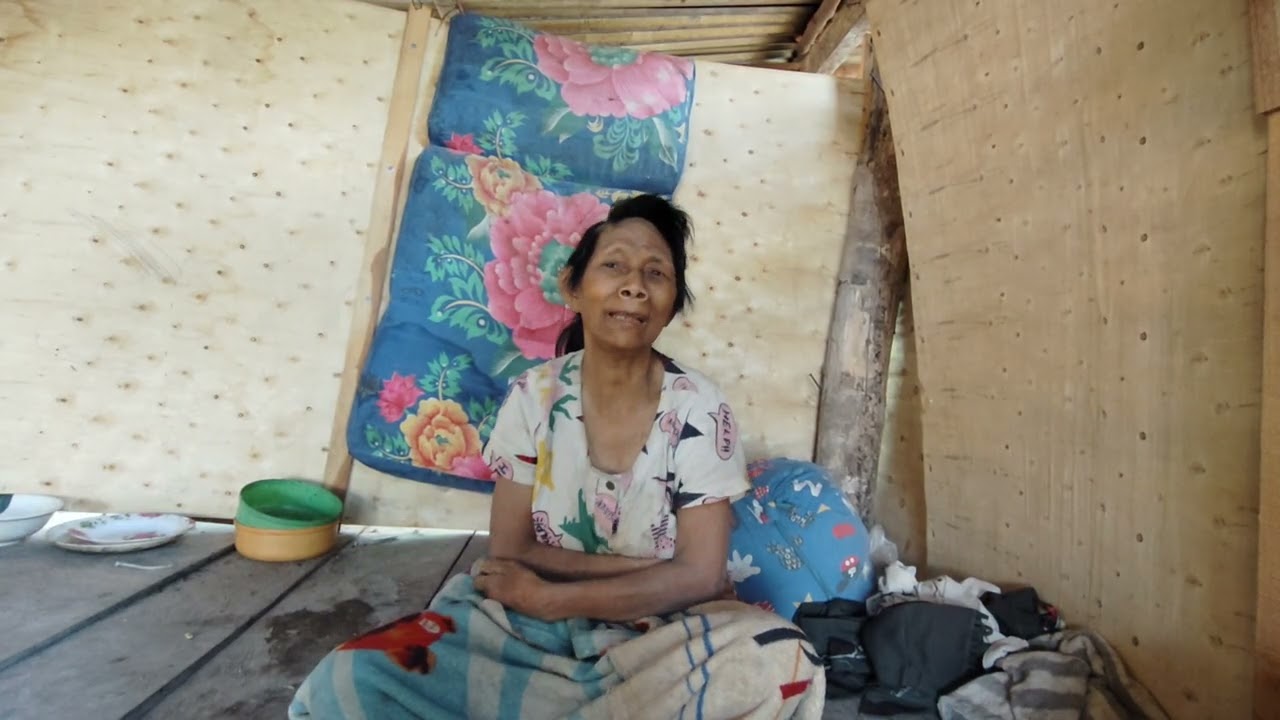 วันนี้พาทุกคนมาดูยายแพทย์ว่ายายจะทำอะไรในแต่ละวัน คนป่า เผ่าตองเหลือง ຄົນປ່າ ເຜົ່າຕອງເຫລືອງ