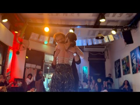 El tango es azul (Beron) Cecilia García y Serkan Gokcesu. Tango Bar 23sep26. Plus! 
