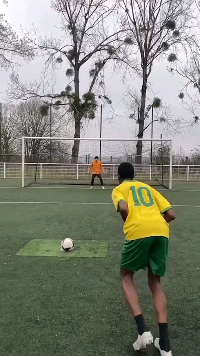 Skill Tendangan Pinalti Yang Mengesankan ‼️ #shorts