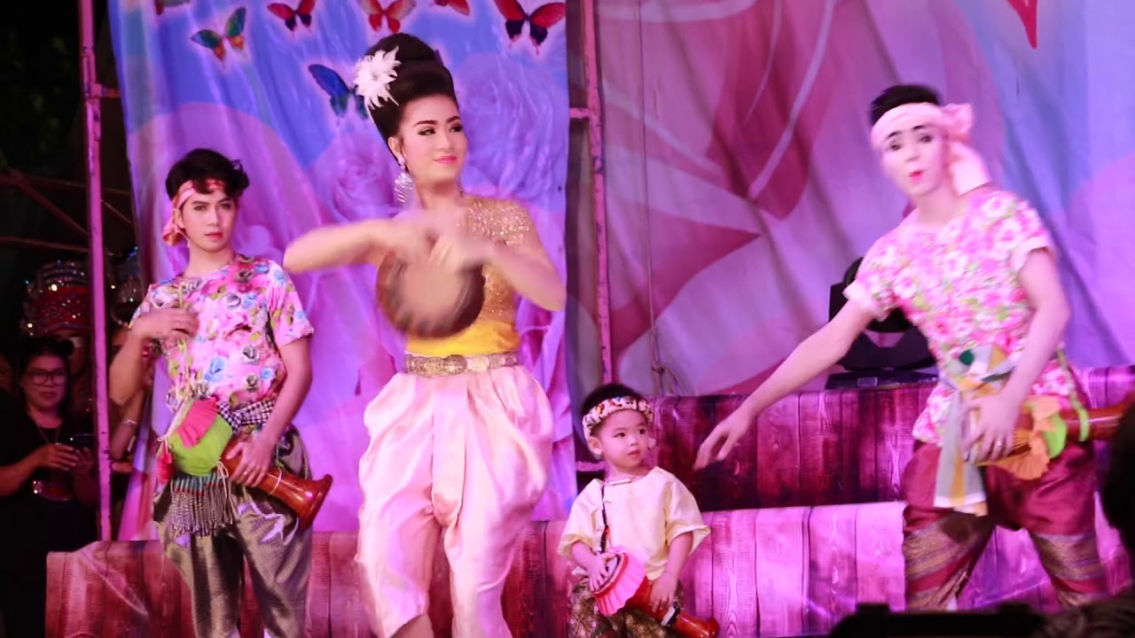 น้องรถเบนซ์ รำกลองยาวครั้งแรกบนเวที ทำไมหนูเก่งจังครับ❤️