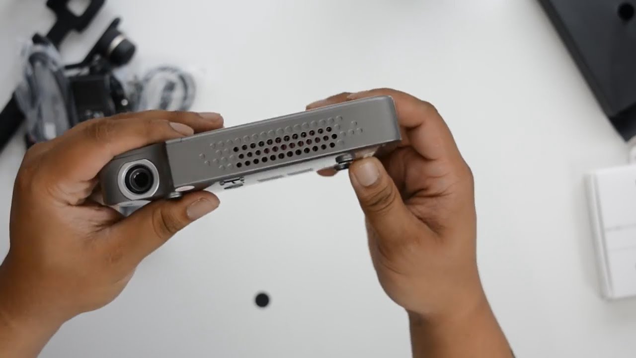 iCODIS RD-818 Mini Projector Review - Should You Buy One?