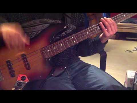 fender-jazz-bass-+-mxr-phase-90