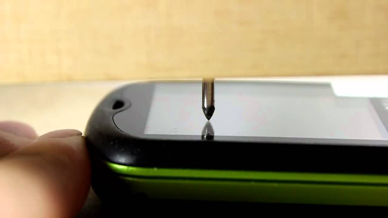 TechnoCrash#36: Alcatel OT-606: Scratching the screen at the force of 300 (0.66 lbs)