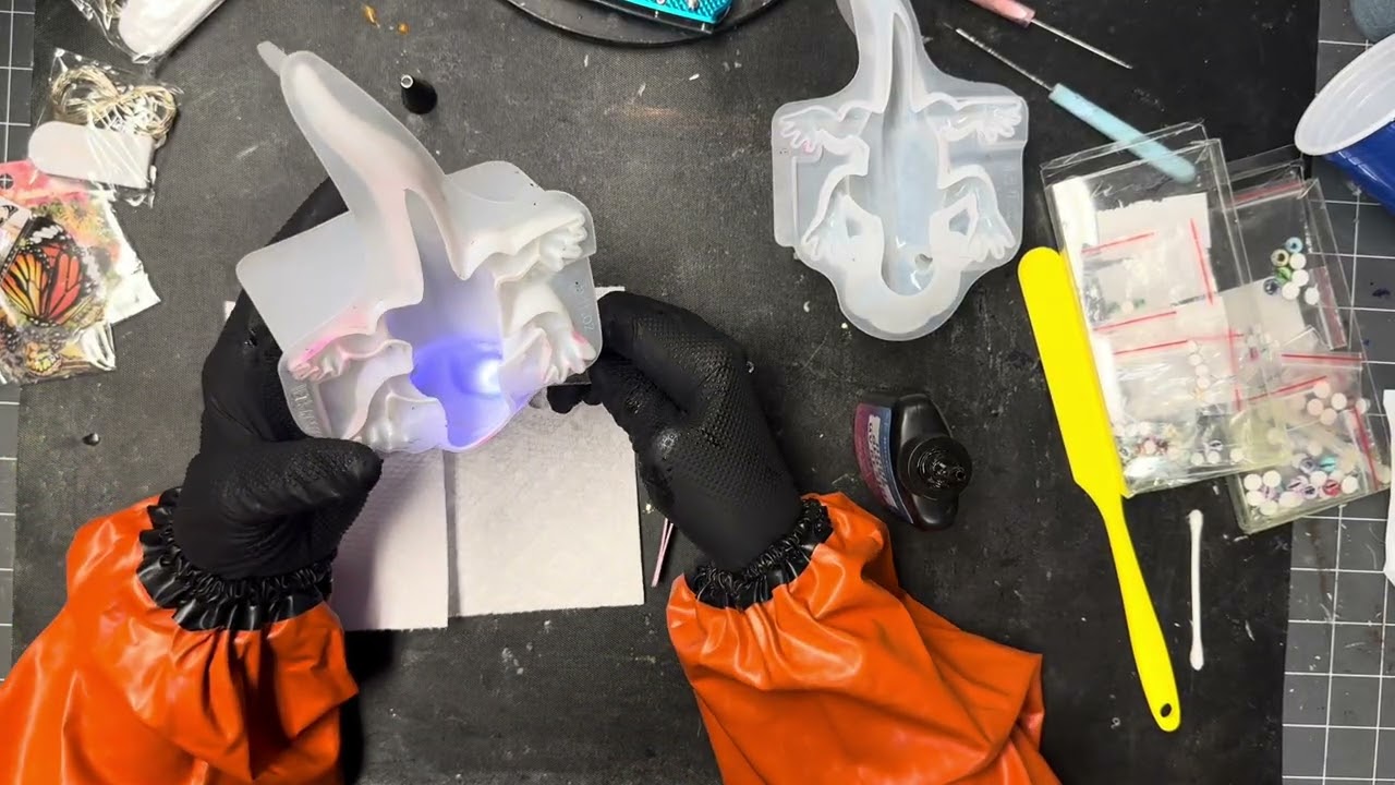 511- Today we are making axolotl night lights in resin and butterfly stickers