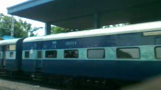 OFFLINK!!!Loud honking Kalyan WDM3D takes load of Konark screenshot 5