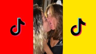 Tiktok lesbian couple, hot kiss, tiktok lesbian kiss Resimi