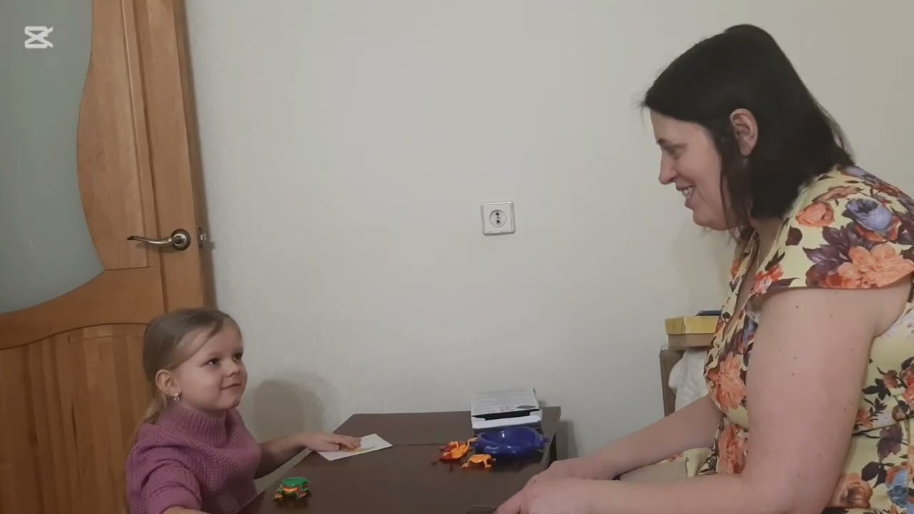 Занятие с логопедом по развитию фонематического слуха