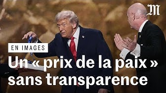 Thumbnail for Donald Trump décoré sur scène de l’obscur « premier prix de la paix » de la FIFA