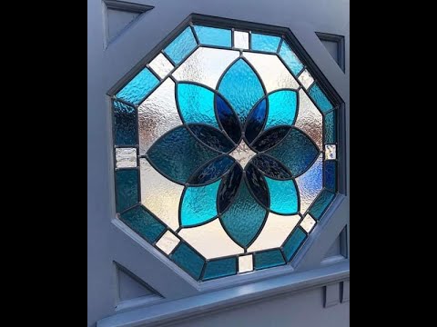 فيديو: زجاج ماتيلوكس (30 صورة): زجاج مصنفر من الساتان والبرونز 