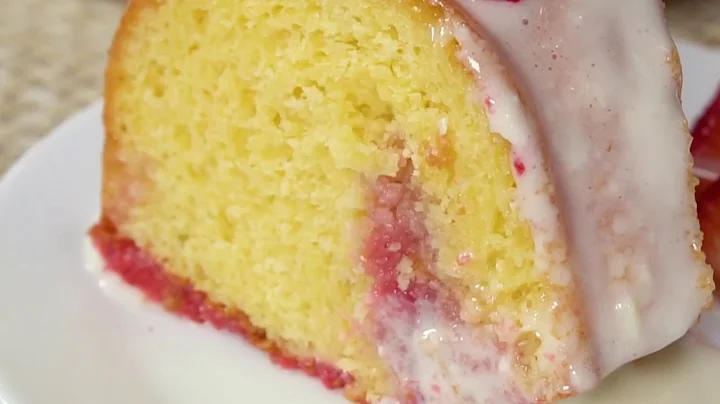 STRAWBERRY SHORTCAKE POKE CAKE