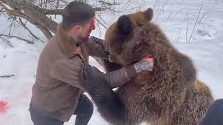 Video thumbnail of "ALEX TERRIBLE GROWL AND BEAR PART 4"