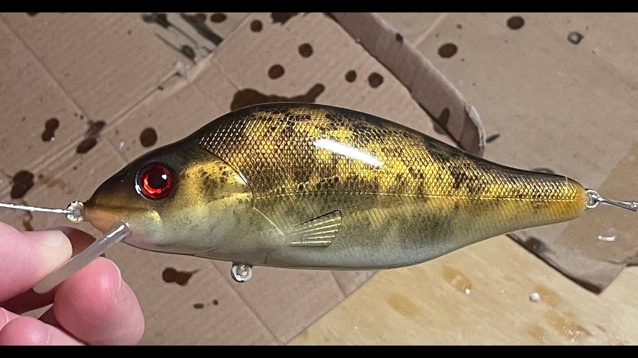 Start to Finish - Painting and clear coating a Rock Bass crankbait 