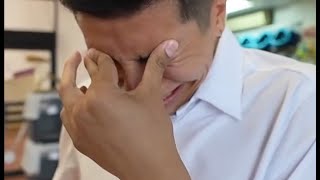 Rich man gives a roll of bills to a young man who lost his pregnant wife and his reaction broke us