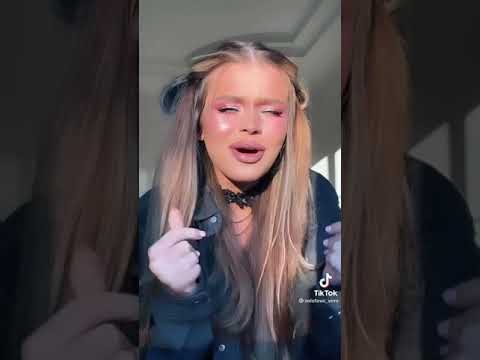 شاهد الفتاه الاجنبيه تغني اغنيه