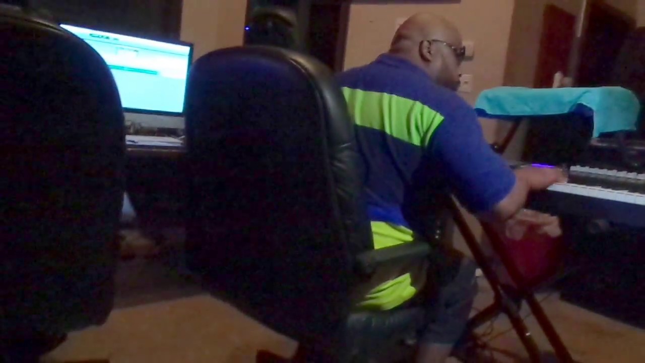 NIVE ENTERTAINMENT GROUP WITH @DOLLARSINMUSIC @SUPACHINO @IAMMGEEZY "TOOT IT OUT" REPRISE