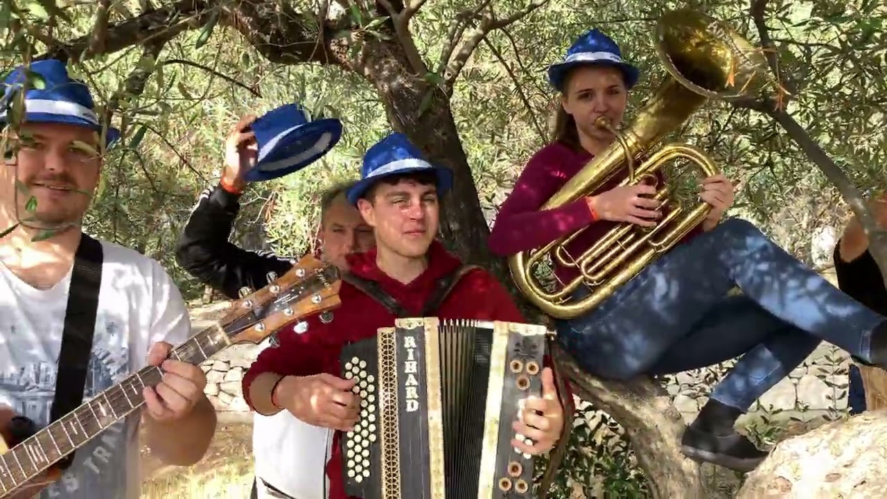 Ansambel Refren - Tuhinjska polka (na otoku Brač)