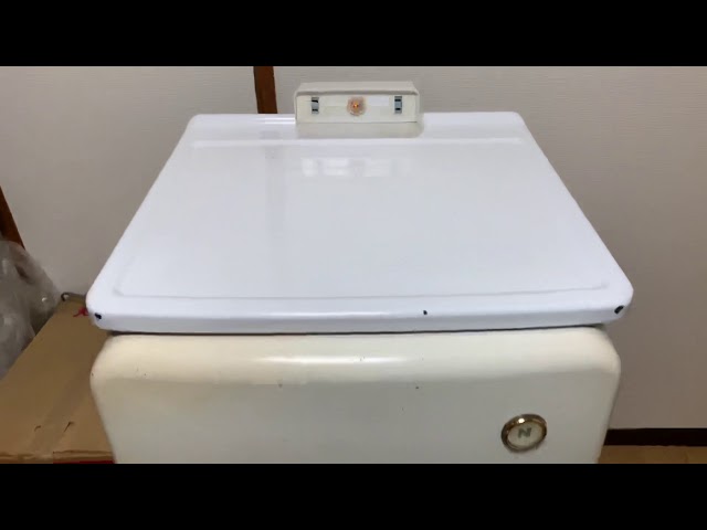 1958年製のナショナル製 冷蔵庫 NR-33型 0.8℃迄冷えます！ - YouTube