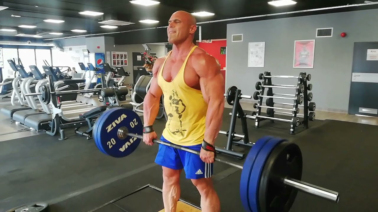 Dieta na redukcji. Trening pleców