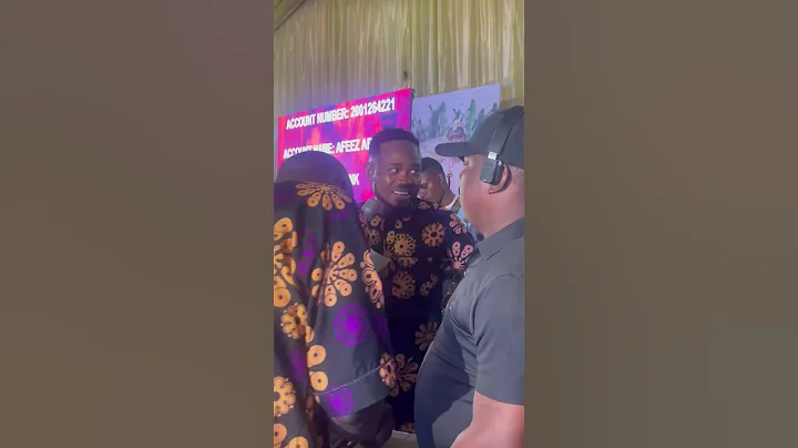 Actor Lala sprays Boye Best bundles of cash at Laje Laje movie premiere