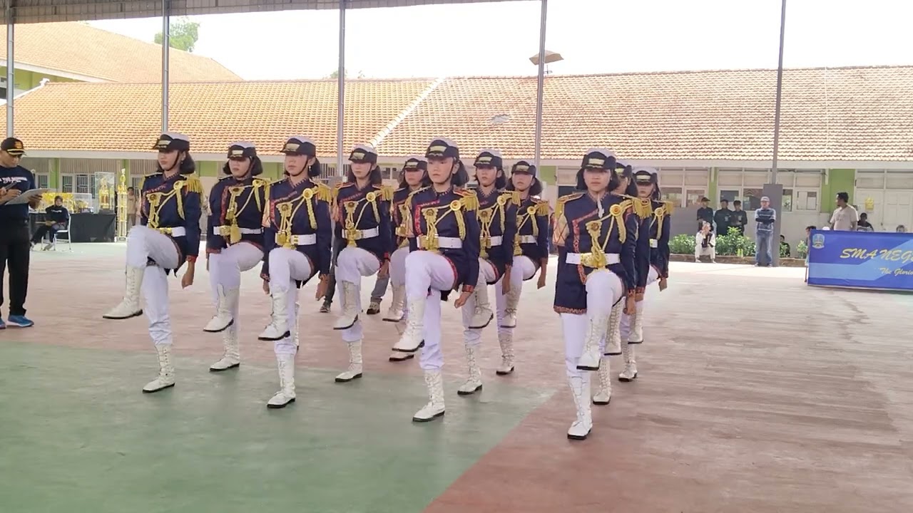 PENAMPILAN PASKIBRA SMPN 1 MOJOSARI TIM A DI LKBB ANGKASA SMAN 1 BANGSAL 2024