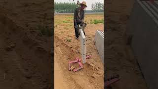 The lifting process of pasture cement isolation fence