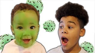 Magic Ice Cream Turns Baby’s Face Green!