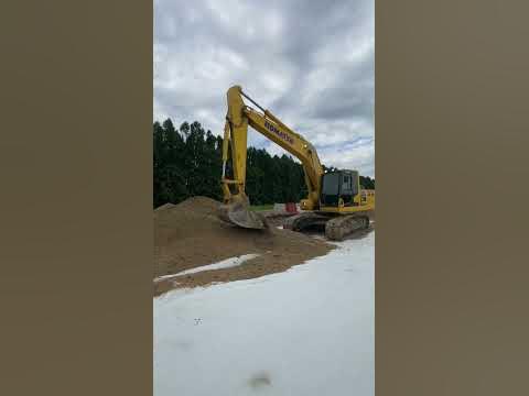 Засыпка песка и планировка экскаватором. - YouTube