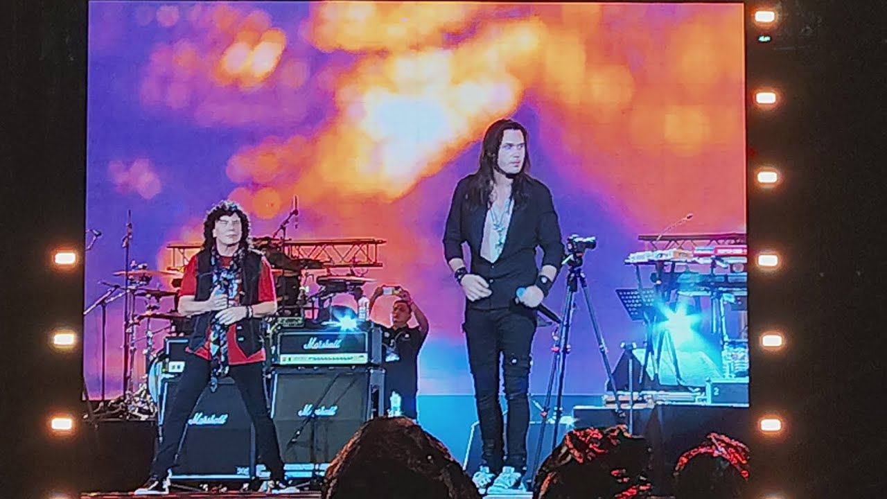 Queen Where Area The Champions atribut di Dewa 19 ft All Stars 2.0