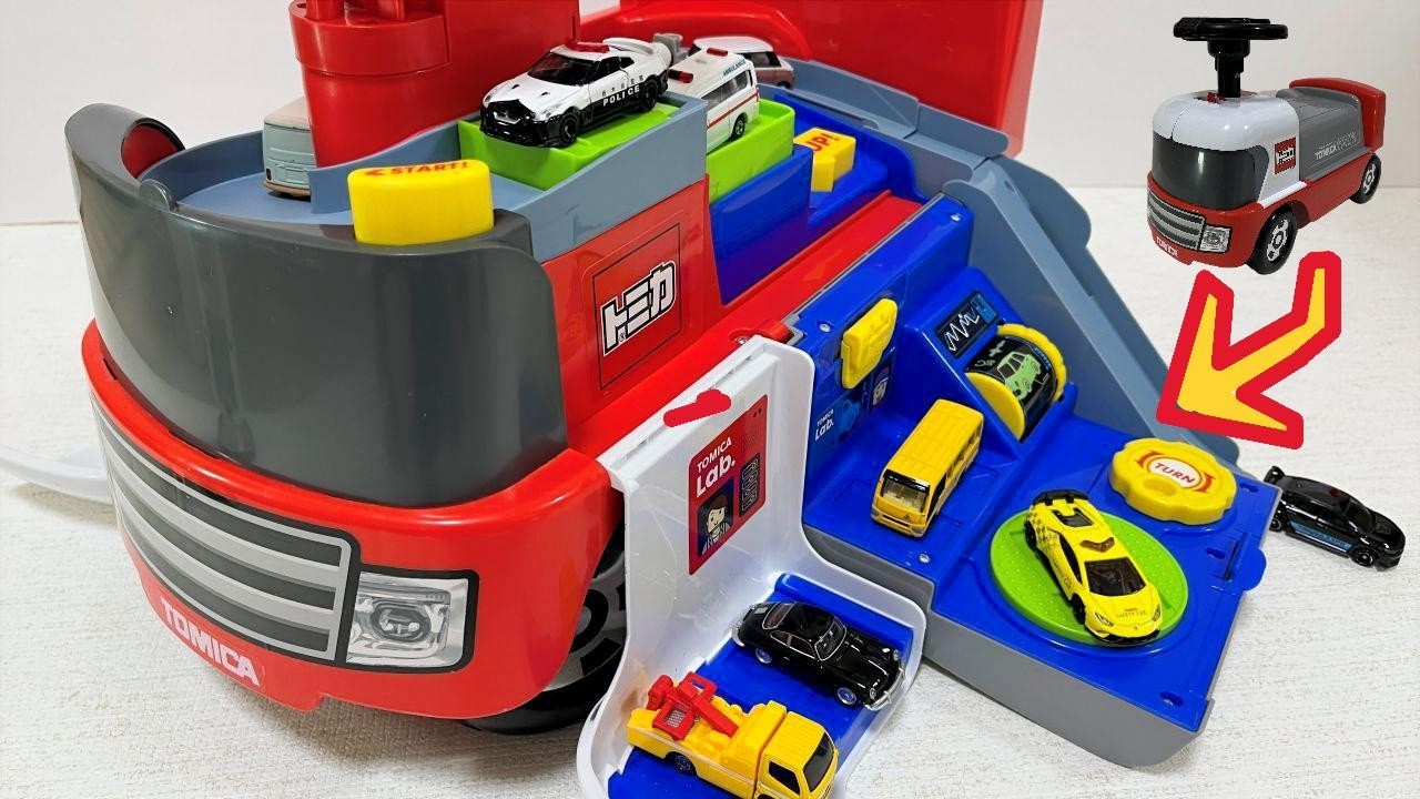 「トミカ変形ドライブピット」で遊ぼう！はたらくくるまもでてくるよ！