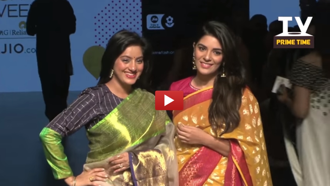 Deepika Singh and Pooja Gor grace the Traditional Indian Look at Lakme Fashion Week 2017 photo