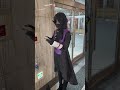 スマホ対応の手袋のはずなのになかなか反応しなくてイライラするリタ!