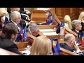 7 minute la Parlament