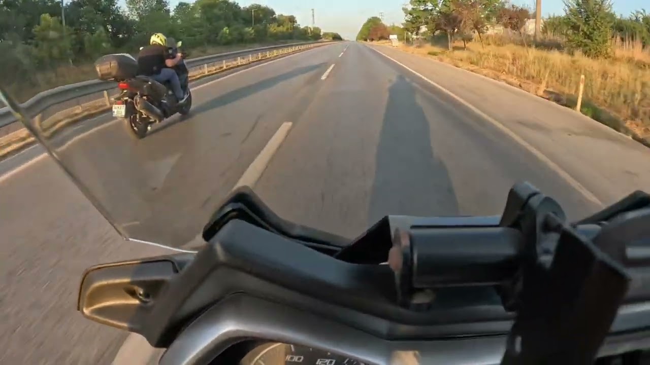 Honda ADV350(2024) and Yamaha XMAX300 (2018)