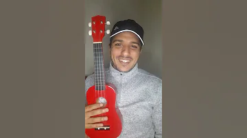 تعلم كيف تعزف اليوكيليلي فى دقيقة واحدة فقط How To Play The Ukulele In Only One Minute 