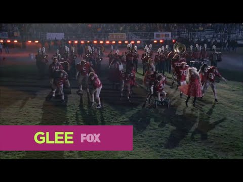 GLEE - Full Performance of &#039;&#039;Thriller/Heads Will Roll&#039;&#039; from &#039;&#039;The Sue Sylvester Shuffle&#039;&#039;