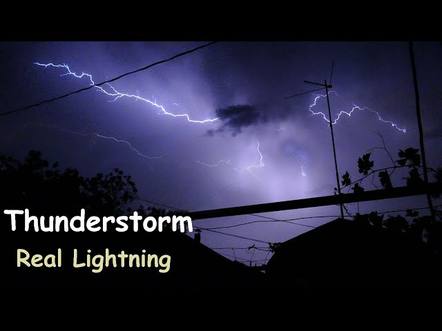 Thunderstorm Atmosphere - Real Thunder and lightnings at night - Thunderstorm Sounds for Sleeping class=