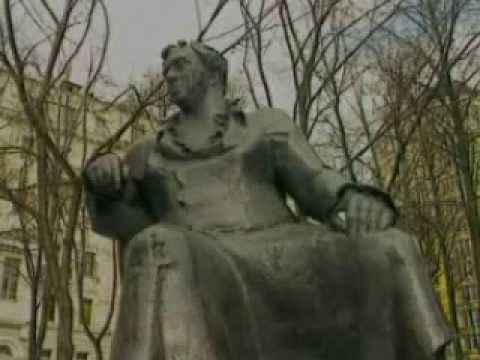 Video: Monument to Krylov in the Summer Garden. Monument to Krylov in Moscow on the Patriarch's Ponds