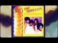 Capture de la vidéo The Shirelles Shh! I'm Watching The Movie