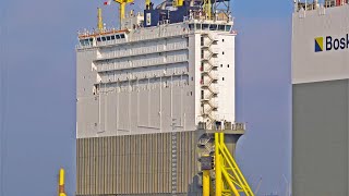LARGEST EVER BUILT HEAVY LIFT VESSEL ARRIVES AT ROTTERDAM PORT - 4K SHIPSPOTTING NETHERLANDS 2023
