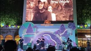 AKHIRI..THE SIGNALS BAND SUMMARECON MALL BEKASI #thesignalsband #summareconmallbekasi