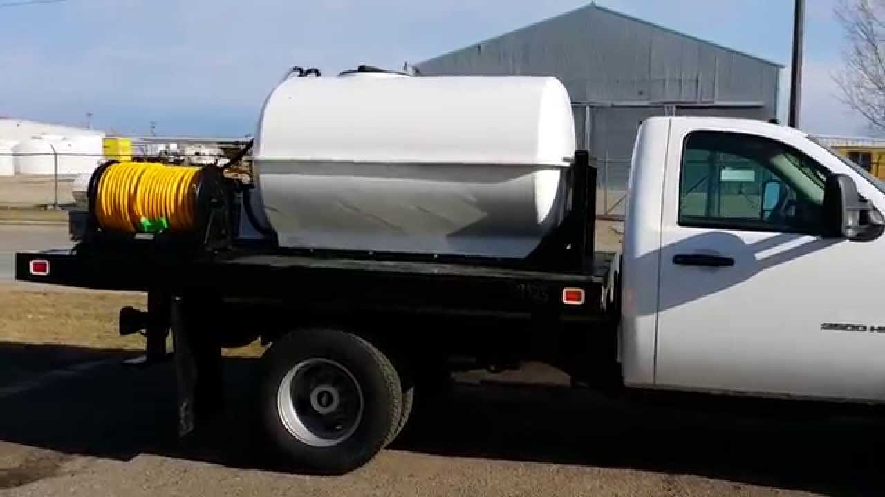 professional-lawn-care-sprayer-636-gallon-paddle-agitation-river