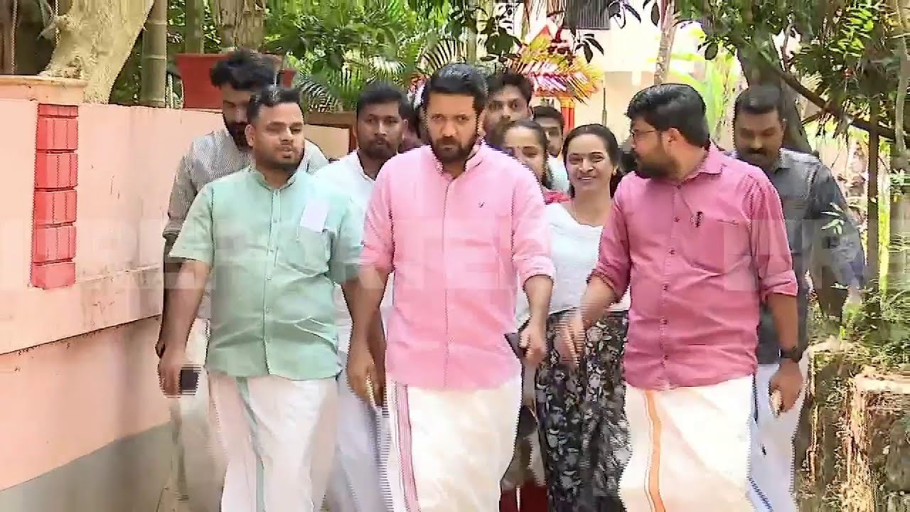 കോഴിക്കോട് ആക്രമണം നടന്ന KSU നേതാവിന്റെ വീട് സന്ദര്‍ശിച്ച് ഷാഫി പറമ്പില്‍ MP| Congress