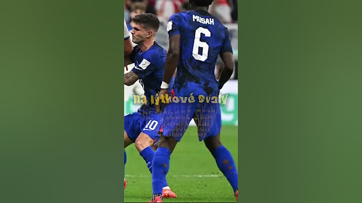 Proč si FOTBALISTI dělají DÍRY do ponožek? Odhaleno⚽️✂️