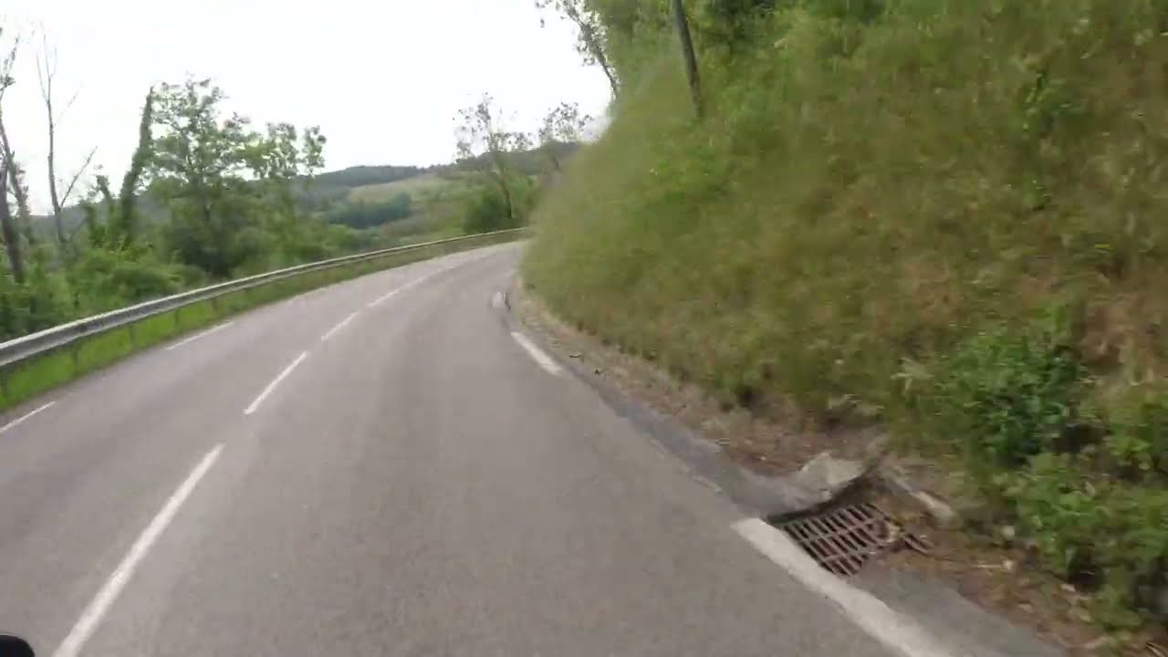 Conduite Moto : gestion du frein et du gaz pour améliorer l'adhérence et la trajectoire.