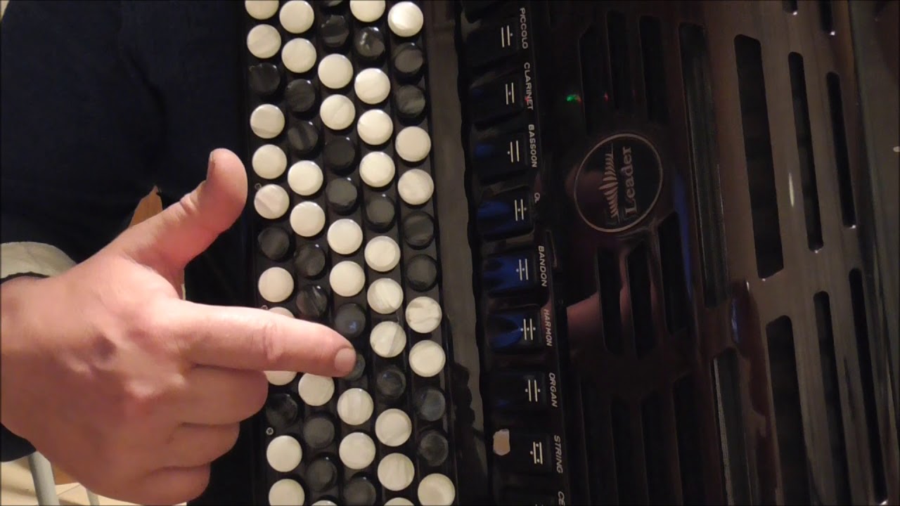 Разбор на баяне - МИЛЛИОН АЛЫХ РОЗ с текстом - YouTube