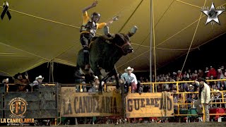 R. LA CANDELARIA. PISO AL JINETE Y SE QUEBRO EL TORO, IGUAL QUE SU PADRE EL PEQUEÑO GRAN GUERRERO.