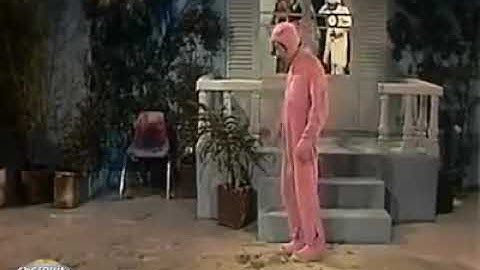 Don Ramón vestido de pantera rosa