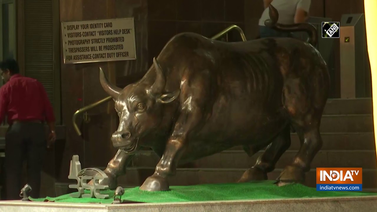 Sensex ends 997 points higher, posts gains for 4th straight day on COVID-19 drug hopes