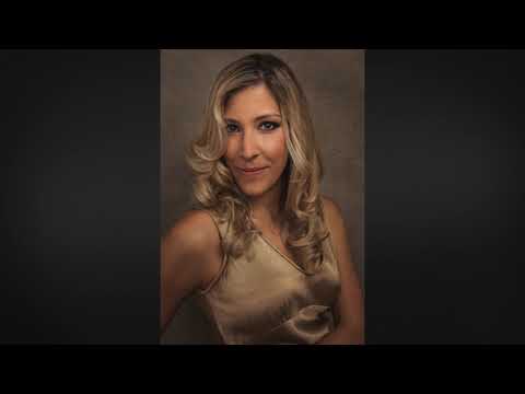 Simona's photoshoot backstage
