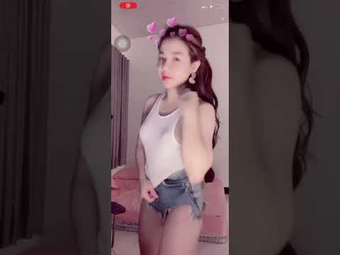 Vietnamese cute girl dance